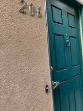 206 Shell St, Unit 206 Shell Street 90266 in Manhattan Beach, CA - Building Photo - Building Photo