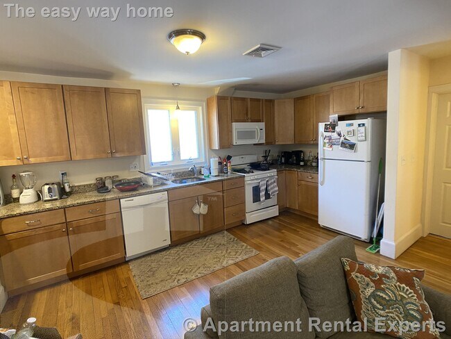 80 Ten Hills Rd in Somerville, MA - Building Photo - Building Photo