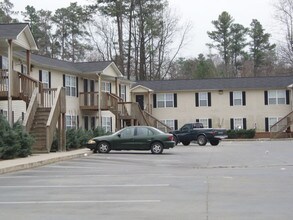 Excalibur Village Apartments in Dalton, GA - Foto de edificio - Building Photo