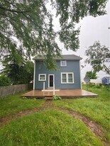 86 Bluff Ave in Warwick, RI - Building Photo