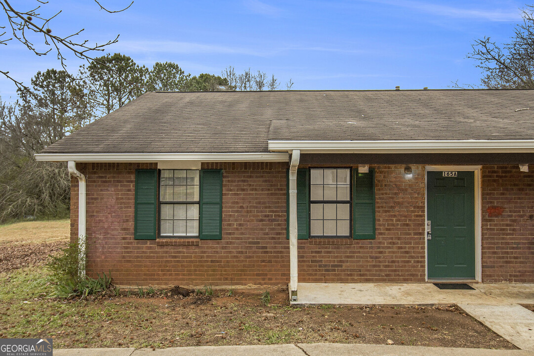 165 Plum Orchard Rd in Covington, GA - Building Photo