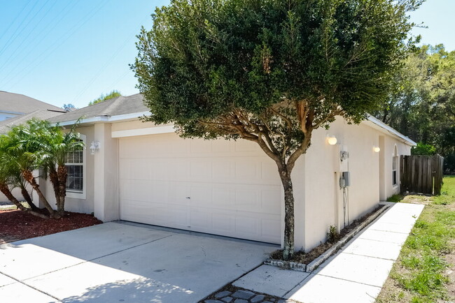 13707 Gentle Woods Ave in Riverview, FL - Building Photo - Building Photo