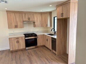 8844 Quakertown Ave in Los Angeles, CA - Building Photo - Building Photo