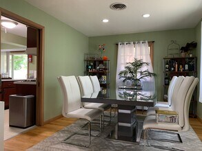 1738 Westhaven Dr in Champaign, IL - Building Photo - Building Photo