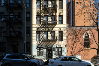 439 E 74th St in New York, NY - Building Photo - Building Photo