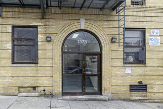 1378 Shakespeare Ave in Bronx, NY - Foto de edificio - Building Photo