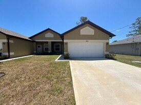 38 Pine Hill Ln in Palm Coast, FL - Building Photo
