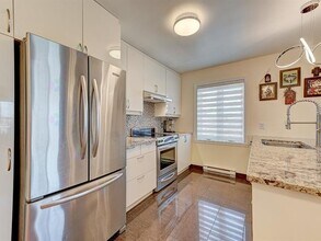 2465 D'avignon Rue in Brossard, QC - Building Photo - Building Photo