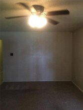 4704 Sandage Ave in Fort Worth, TX - Foto de edificio - Building Photo