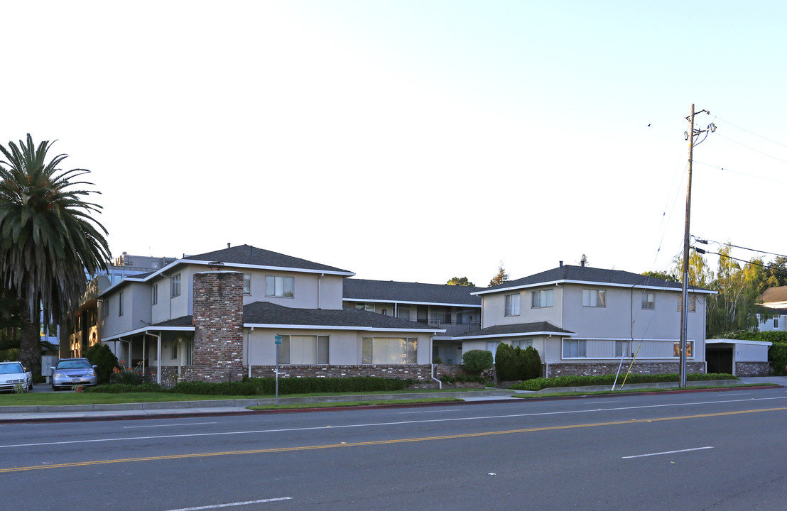 1895 The Alameda in San Jose, CA - Building Photo