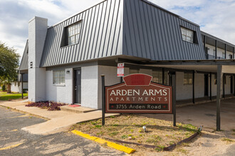 Arden Arms Apartments in San Angelo, TX - Foto de edificio - Building Photo