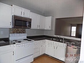 6425 Windsor Gate Ln in Charlotte, NC - Building Photo - Building Photo