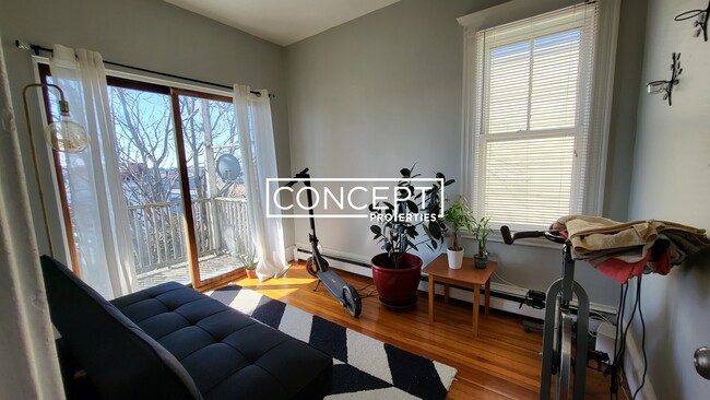 119 Lexington St, Unit 3R