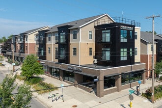 Gateway at Belknap in Grand Rapids, MI - Building Photo - Building Photo