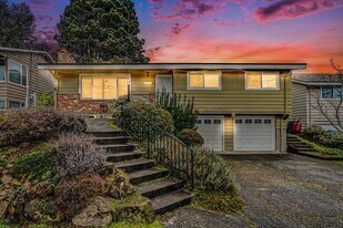 7028 39th Ave NE in Seattle, WA - Building Photo