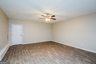 5875 Sunflower Ct in Ellenwood, GA - Building Photo - Building Photo