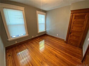 199 Maple St-Unit -2nd Floor in New Haven, CT - Building Photo - Building Photo