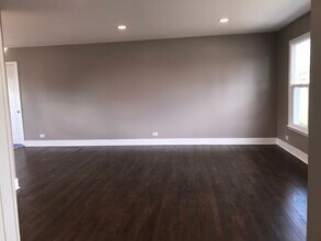 607 W Maude Ave in Arlington Heights, IL - Building Photo - Building Photo