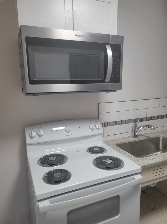 515 W 7th Ave in Stillwater, OK - Foto de edificio - Building Photo