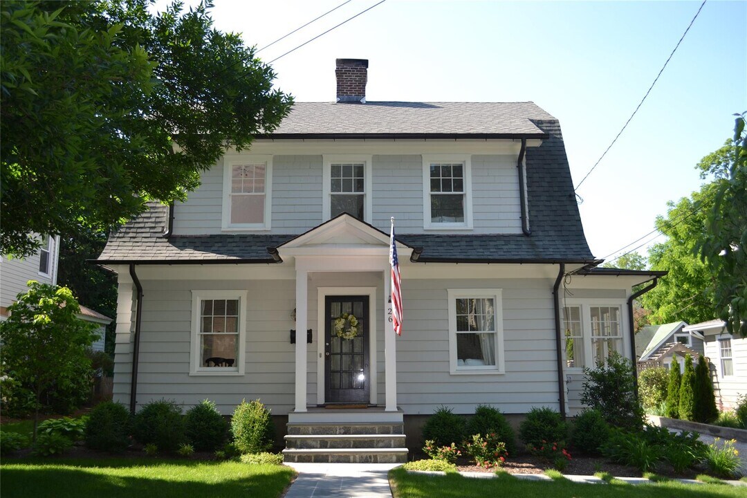 26 Sammis St in Huntington, NY - Foto de edificio