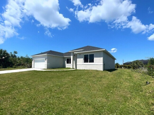 10153 Wildcat St in Port Charlotte, FL - Building Photo - Building Photo