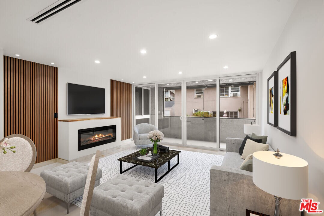 125 W Mountain St in Glendale, CA - Building Photo