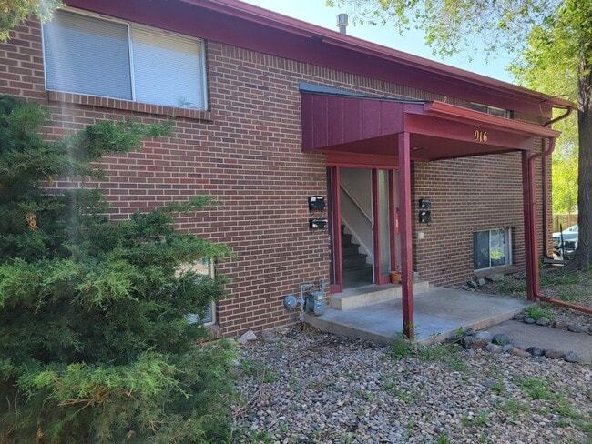 916 James Ct, Unit 3 in Fort Collins, CO - Foto de edificio - Building Photo