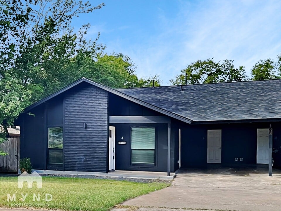 1603 Rutland Dr in Austin, TX - Building Photo