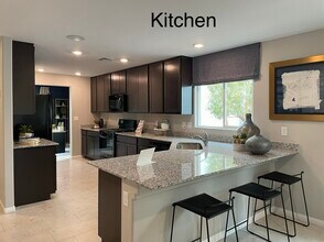 6076 Neptuno St in Las Vegas, NV - Building Photo - Building Photo