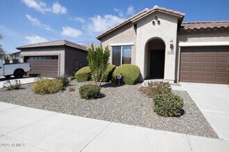 1726 W Desperado Way in Phoenix, AZ - Building Photo - Building Photo