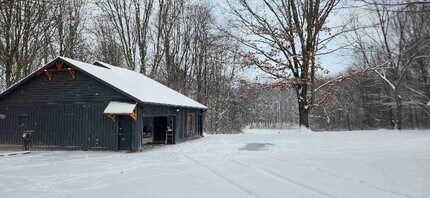 9211 E Y Z Ave in Vicksburg, MI - Building Photo - Building Photo