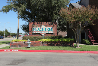 Peachtree Square in Garland, TX - Building Photo - Building Photo