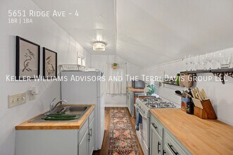 5651 Ridge Ave in Cincinnati, OH - Building Photo - Building Photo