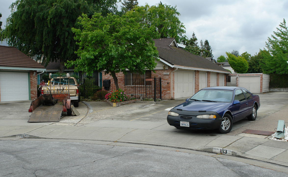 102 Falkirk Ct in Sunnyvale, CA - Building Photo