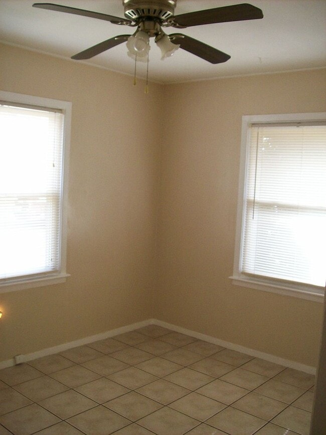 75 Baldwin Ln in Willingboro, NJ - Building Photo - Building Photo