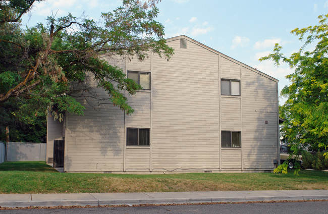 1401 N Hartman St in Boise, ID - Foto de edificio - Building Photo