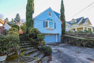 930 SE 53rd Ave in Portland, OR - Building Photo