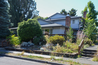 6001 SW VALLEY Ave in Beaverton, OR - Building Photo - Building Photo