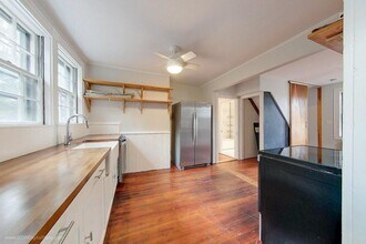 58 Gibbs Ave in Newport, RI - Building Photo - Building Photo