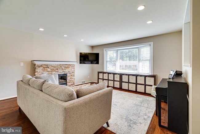 property at 7606 Jervis St