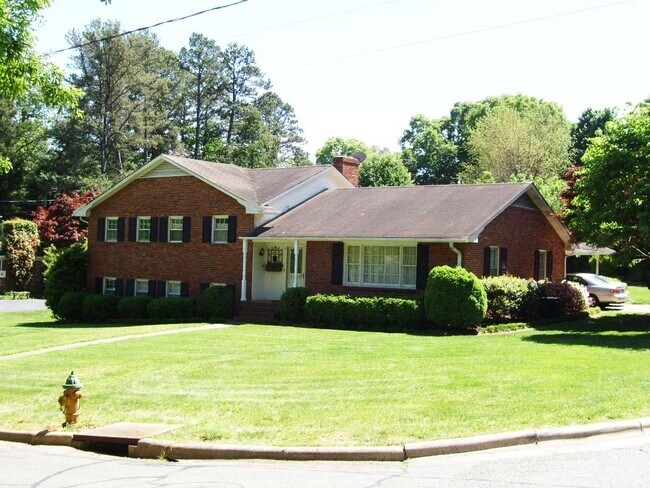 3150 Prytania Rd in Winston-Salem, NC - Building Photo - Building Photo