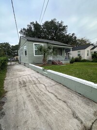 1573 W 16th St in Jacksonville, FL - Foto de edificio - Building Photo