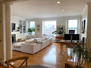 122 Beacon St in Boston, MA - Foto de edificio - Building Photo