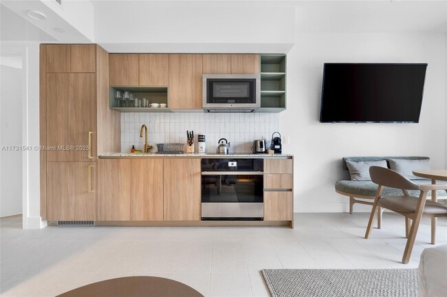 601 NE 1st Ave, Unit 4610 in Miami, FL - Building Photo - Building Photo