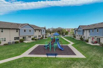 Burl Oak Townhomes in Sartell, MN - Building Photo - Building Photo