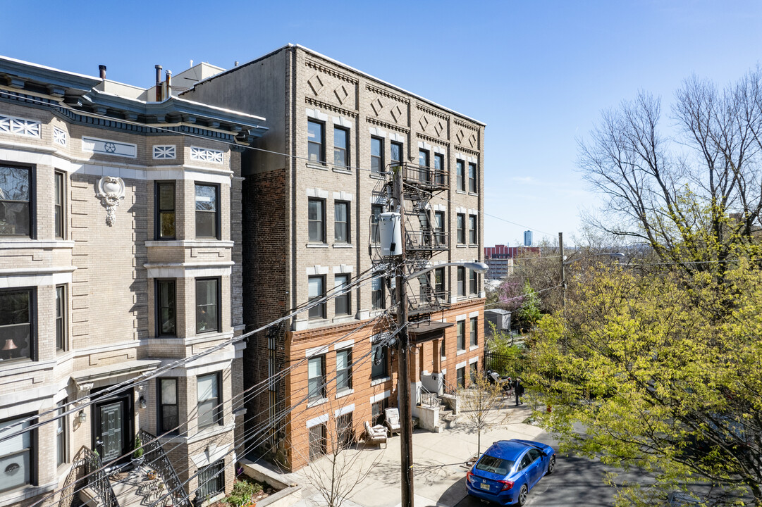 102 Ogden Ave in Jersey City, NJ - Building Photo