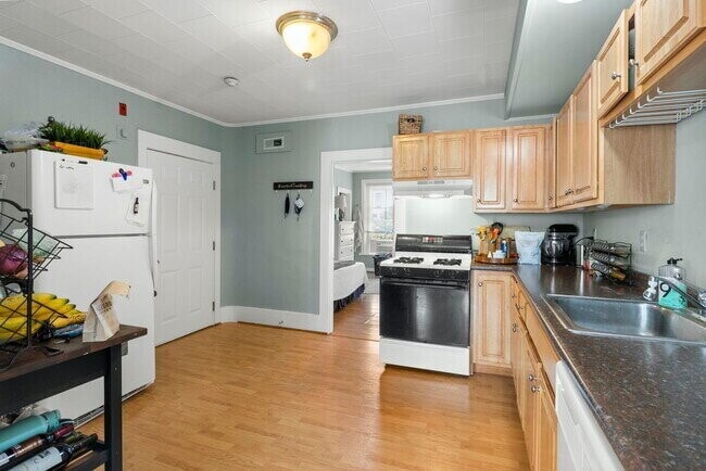 property at 18 Market St