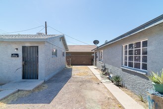 110 N 33rd Ave in Phoenix, AZ - Building Photo - Building Photo