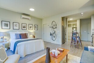 jvdv01 in Portland, OR - Building Photo