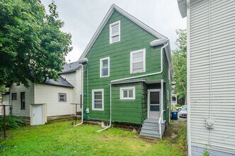 1356 Wilmot Ct in Ann Arbor, MI - Building Photo - Building Photo